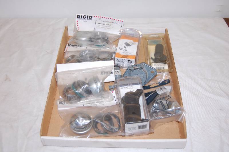 lot 30 image: Trailer Accessory Parts