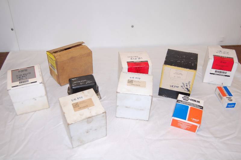 lot 44 image: Voltage Regulators
