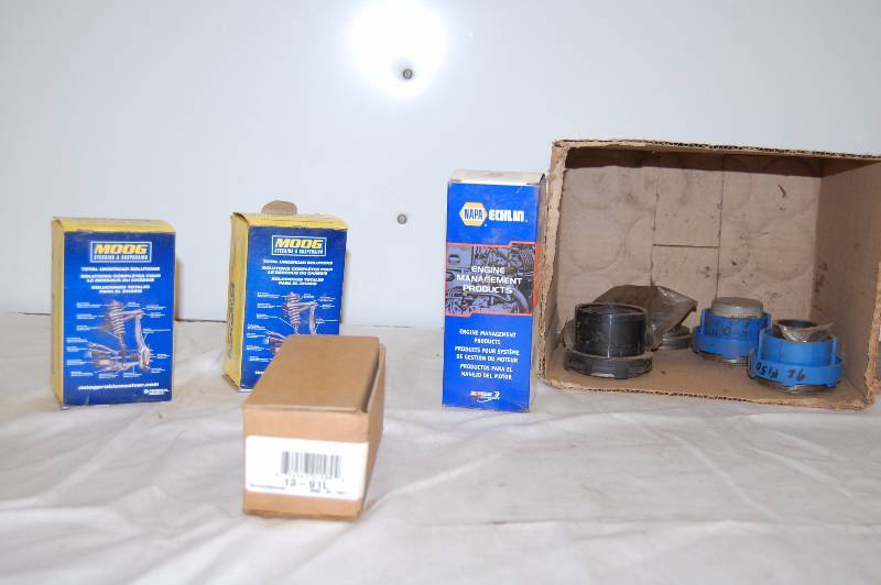 lot 75 image: Ball Joints,Ball Joint Slave Cylinder Bearings AND MORE