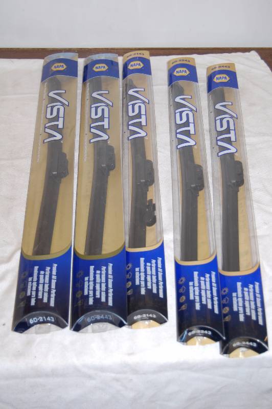 lot 107 image: Windshield Wipers