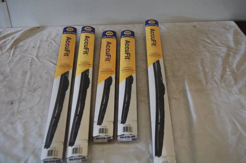 lot 110 image: NAPA Accufit Windshield Wipers
