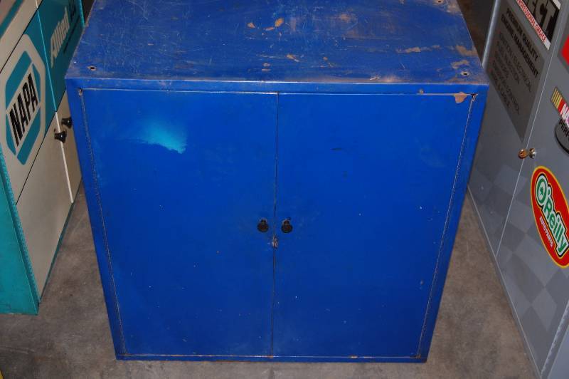 lot 127 image: Steel Cabinet
