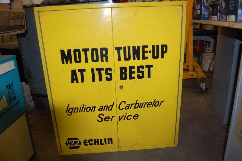 lot 129 image: Napa Tune Up Cabinet