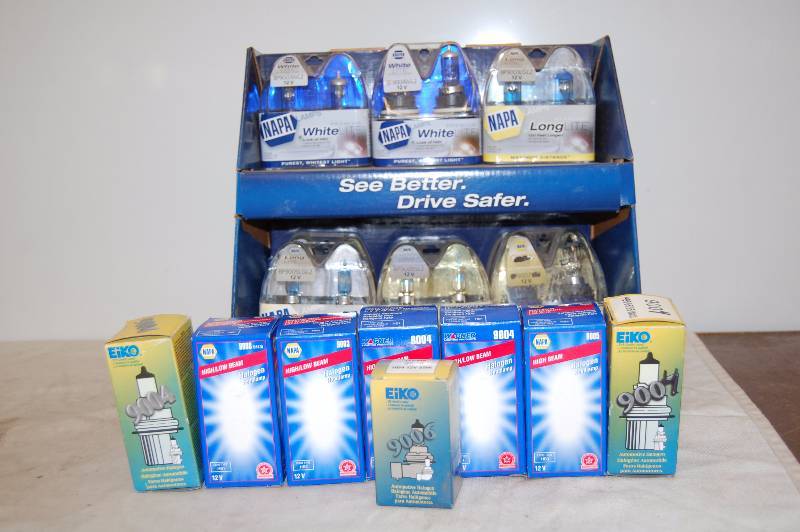 lot 146 image: Light Bulbs
