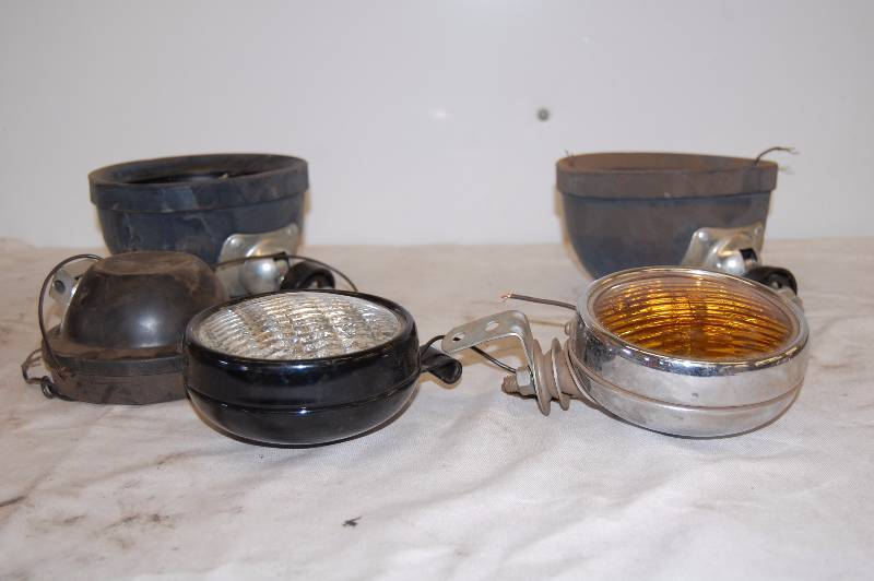 lot 147 image: TractorUtility Light