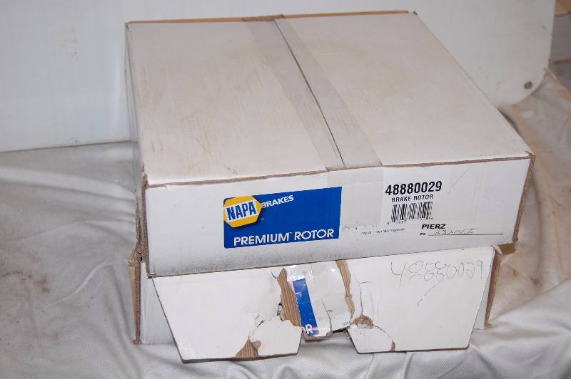lot 184 image: 2 NAPA Brake Rotors