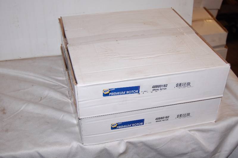 lot 185 image: 2 NAPA Brake Rotors