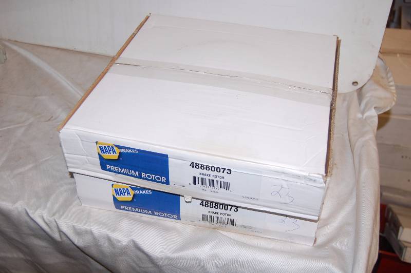 lot 186 image: 2 NAPA Brake Rotors