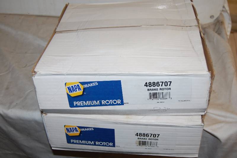 lot 194 image: 2 NAPA Brake Rotors