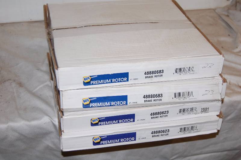 lot 197 image: 4 NAPA Brake Rotors