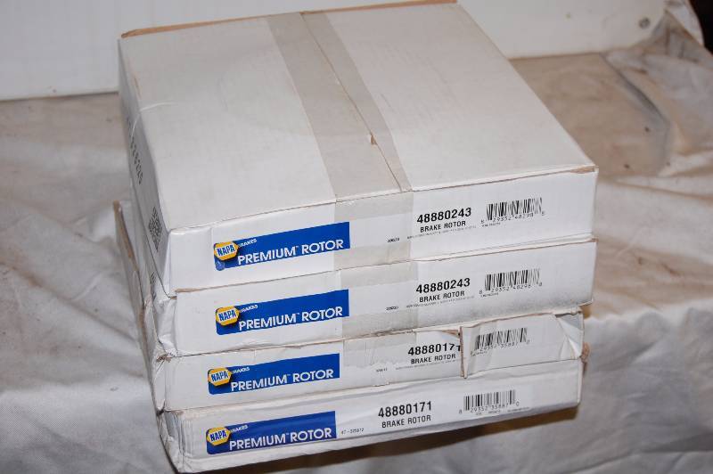 lot 198 image: 4 NAPA Brake Rotors