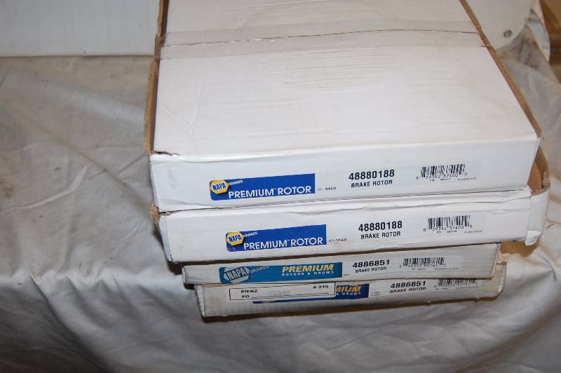 lot 201 image: 4 NAPA Brake Rotors