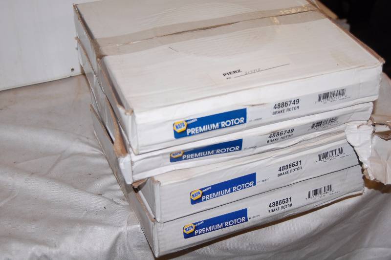 lot 204 image: 4 NAPA Brake Rotors