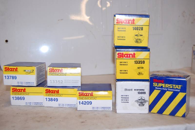 lot 215 image: Thermostats
