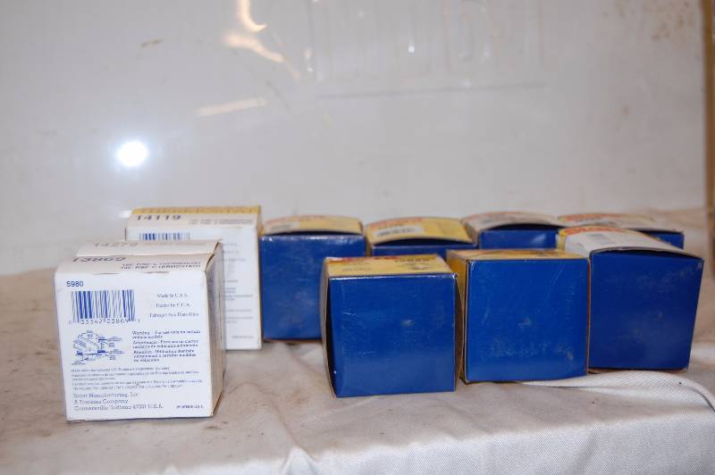 lot 216 image: Thermostats