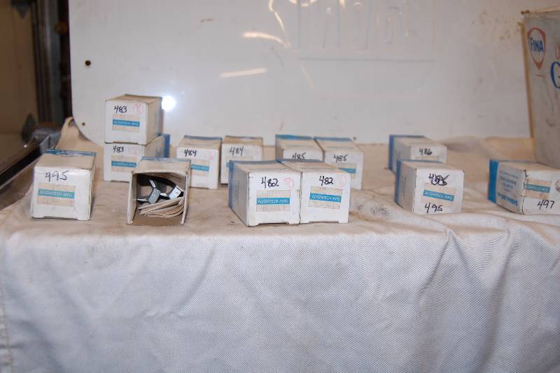 lot 221 image: Bushings