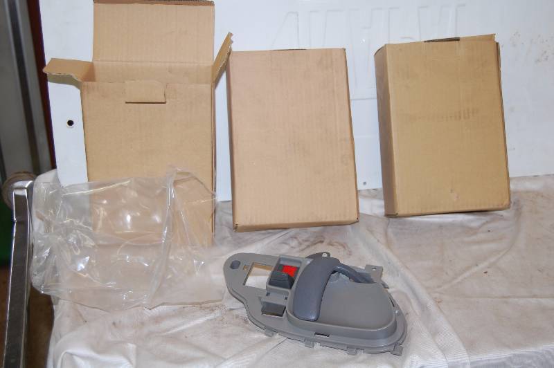 lot 260 image: Interior Car Door Handles Set