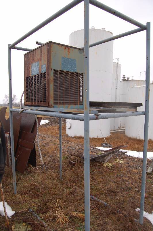 lot 262 image: Metal Scaffolding with Air Conditioner Unit