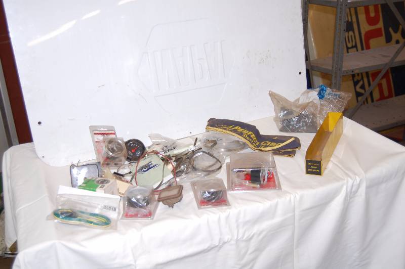 lot 288 image: New and Used Gauges, Clamps and MORE