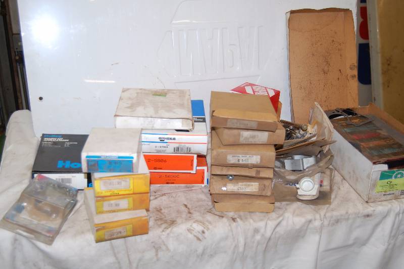 lot 322 image: Carburetor Repair Kits and Assorted Auto Parts