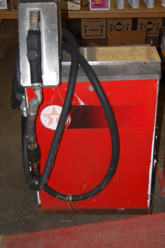 lot 337 image: Vintage TEXACO Gasoline Pump