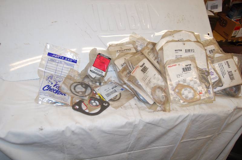 lot 343 image: Various Flanges and Gaskets