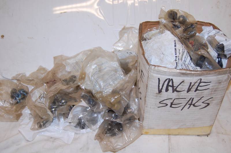 lot 356 image: Valve seals