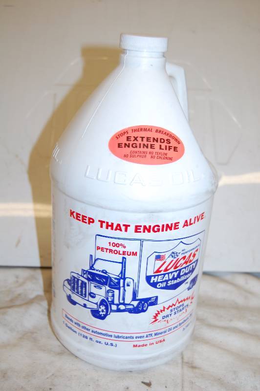 lot 374 image: Lucas Heavy duty oil stabilizer