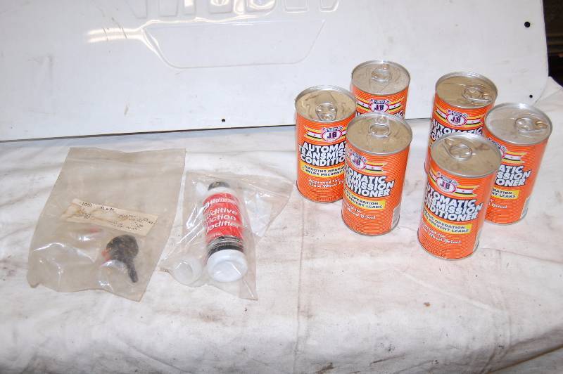 lot 382 image: Assorted chemical treatments for autos