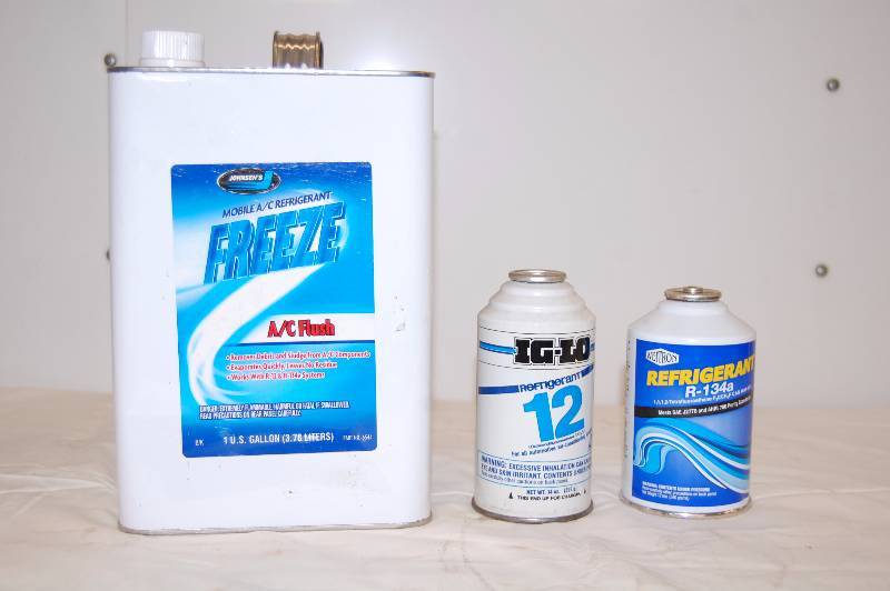 lot 384 image: Air Conditioner Coolant and Air Conditioner Flush