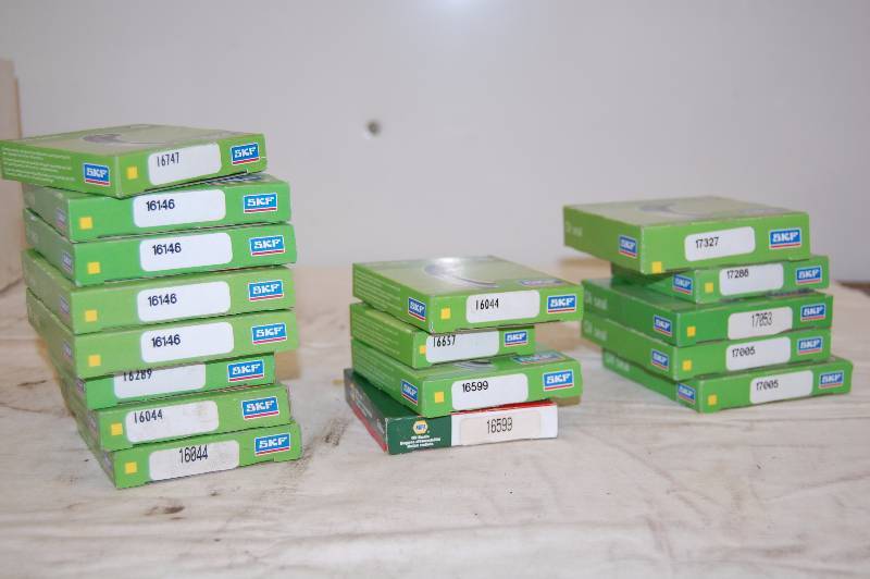 lot 414 image: Oils Seals