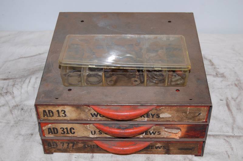 lot 424 image: Steel Cabinet with Plastic Drawers