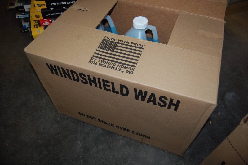 lot 438 image: 6 Gallons of Washer Fluid