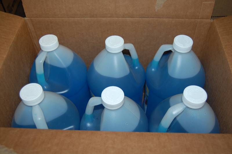 lot 441 image: 6 Gallons of Washer Fluid