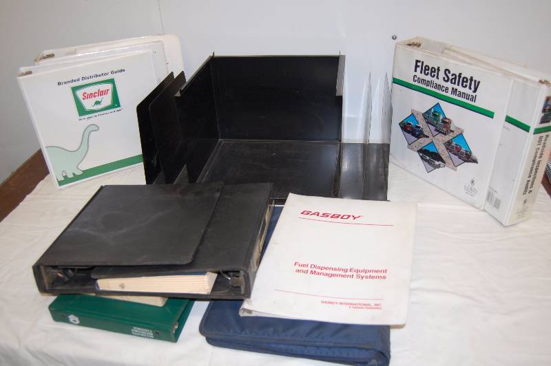 lot 443 image: Assorted Binders and Steel Organization Tray