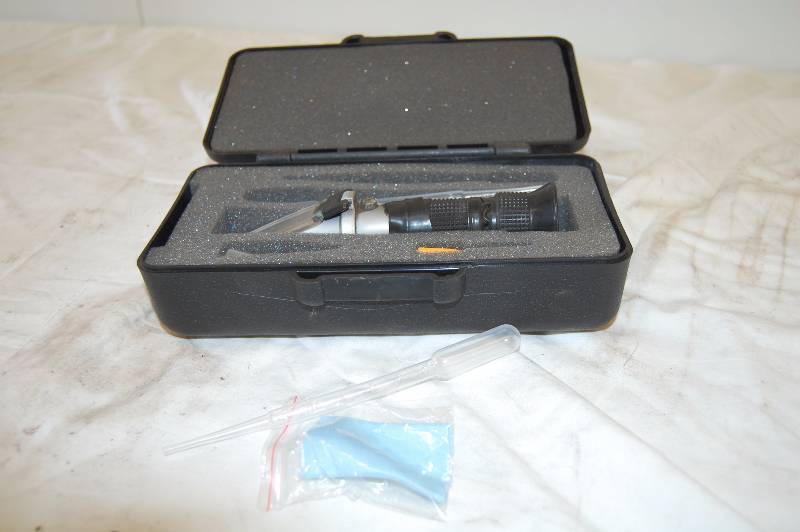 lot 479 image: Coolant and Battery Refractometer
