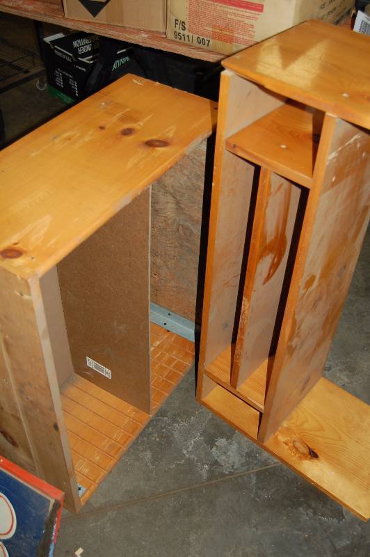 lot 495 image: Homemade Wooden Box With Lid and 2 Shelves