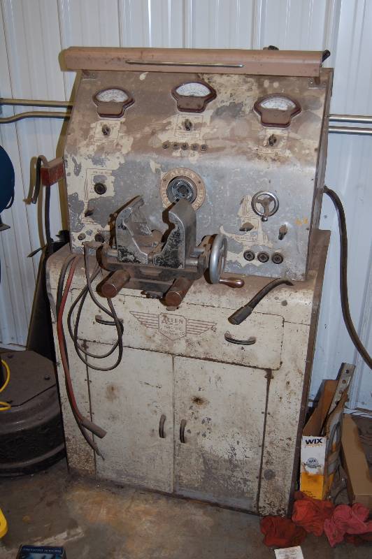 lot 503 image: Vintage Allen Electric Servicer