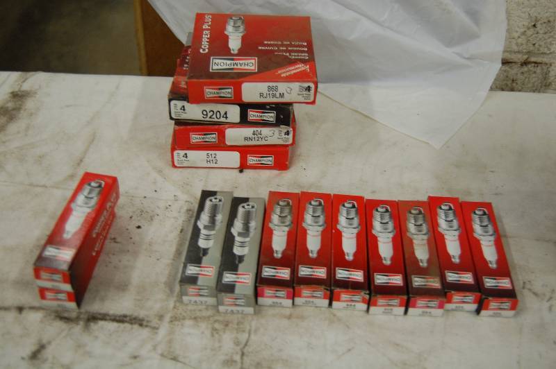 lot 532 image: Champion Spark Plugs