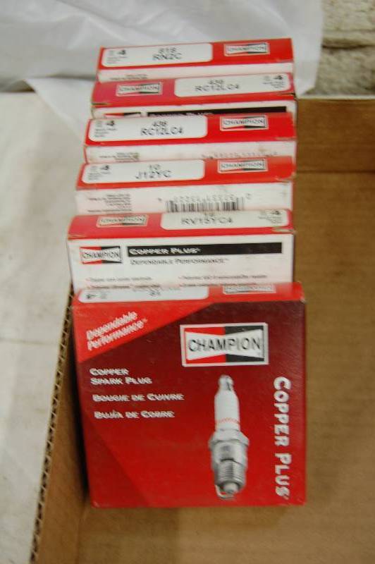 lot 533 image: Champion Spark Plugs