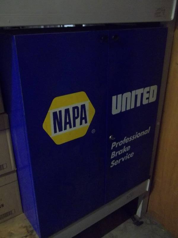 lot 639 image: NAPA Steel Cabinet