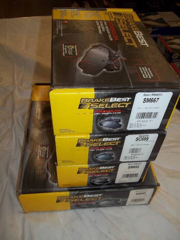 lot 605 image: Premium Disc Brake Pads