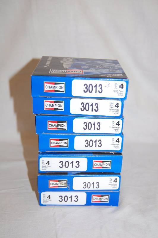 lot 538 image: Champion Spark Plugs