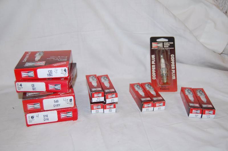 lot 539 image: Champion Spark Plugs
