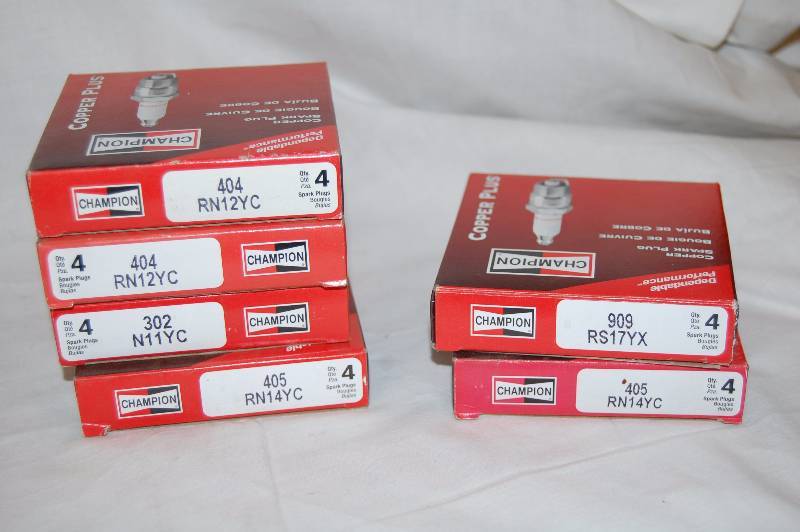 lot 540 image: Champion Spark Plugs