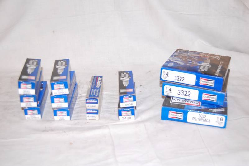 lot 547 image: Champion Spark Plugs