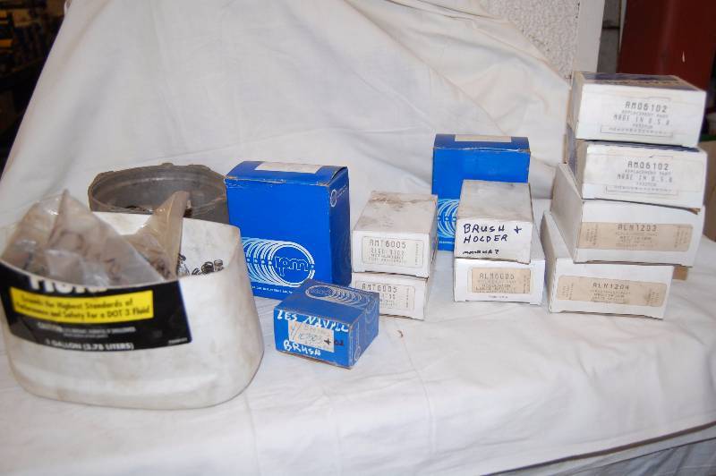 lot 553 image: Misc. Alternator Parts