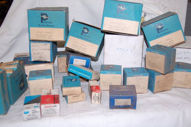 lot 556 image: Starter Parts
