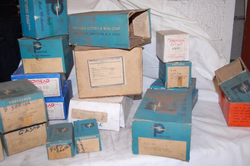 lot 557 image: Misc. Starter Parts