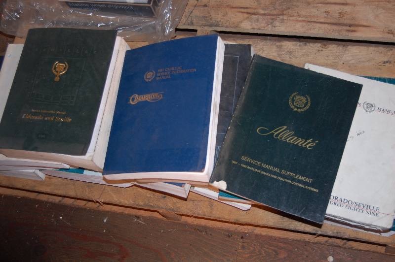 lot 702 image: Service Manuals